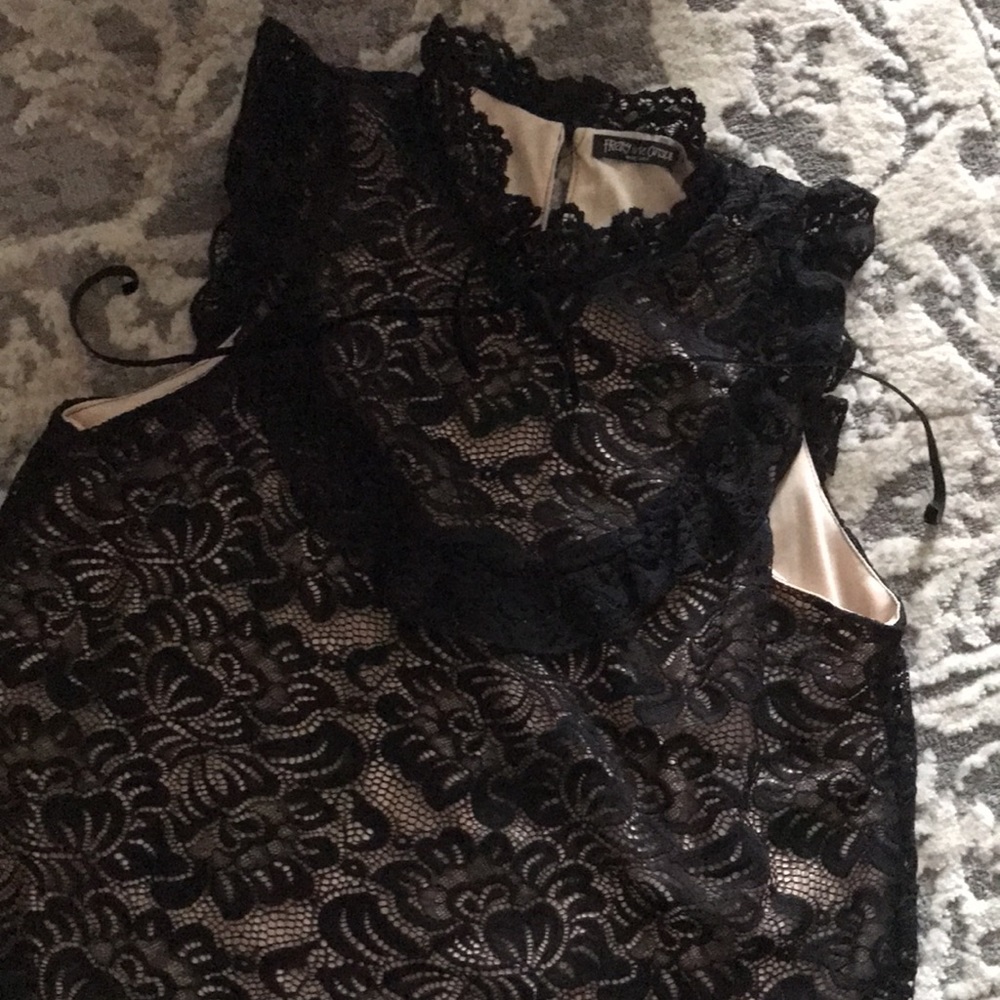 Black lace top - Picture 5 of 5